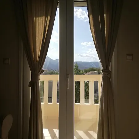 Michaela Apartment Gazi